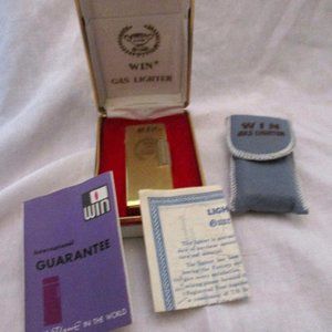 Vintage NEW IN BOX Vintage Stock WIN Lighter Foreign DELUXE GAS w Guarantee